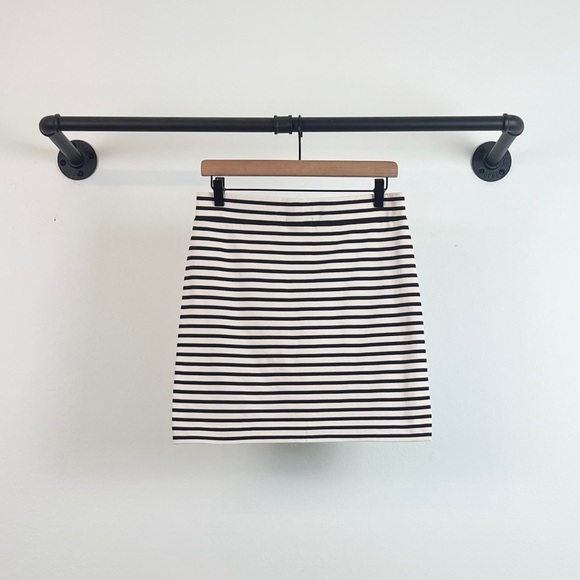 NWT J. Crew Knit Pocket Mini Skirt in Stripe Cream/Navy - Picture 6 of 7